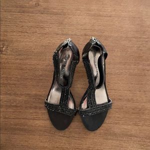 Kate Preston heel size 8.5 jewel embossed